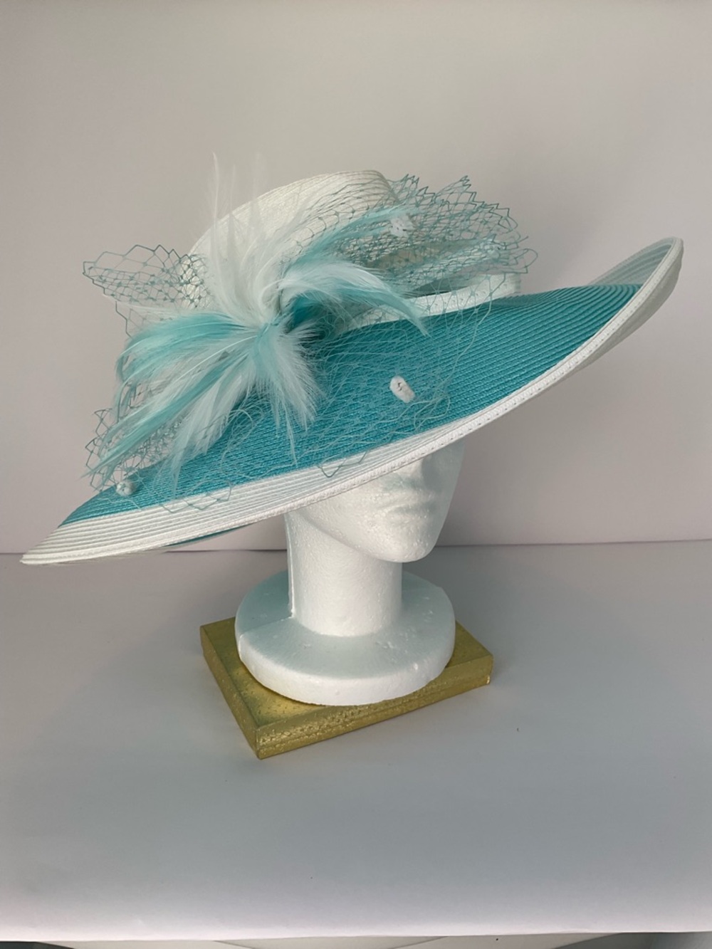NWT August Accessories Freesia  Elegant Women's Wide-Brim Feathered Hat - Picture 2 of 7
